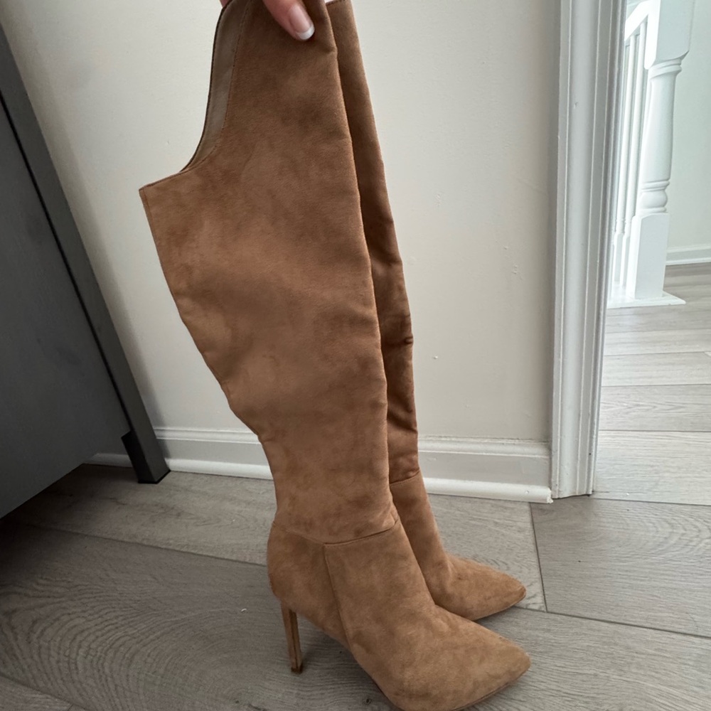 Elegant Tan Suede Women's Boots